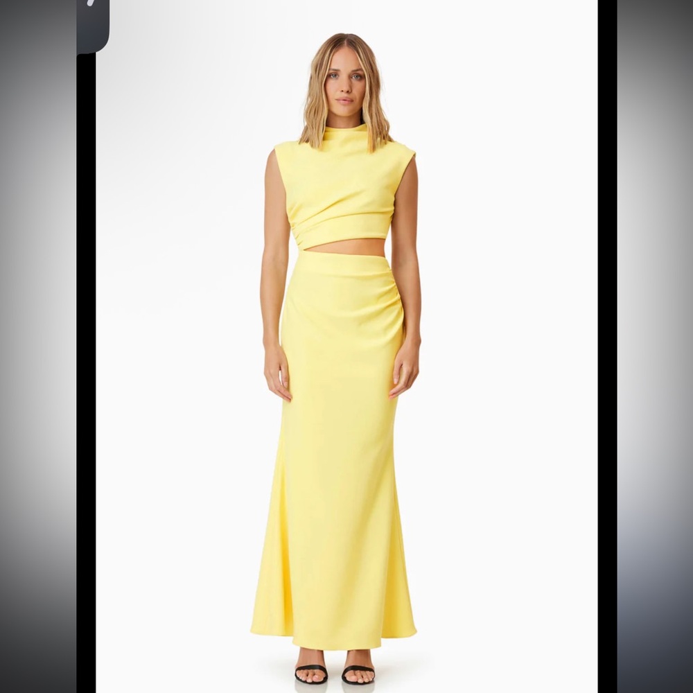 NEW Elliatt $278 Yellow Maxi Dress with cut out Size S